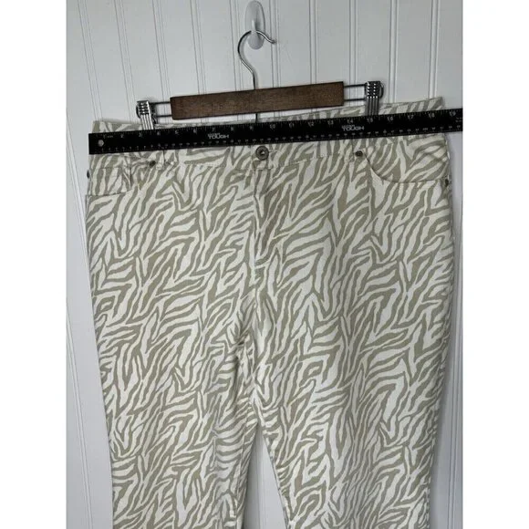 Chicos Platinum Denim Zebra Print Tan White Womens Size 2.5 /14US Ankle Jeans - Picture 7 of 12